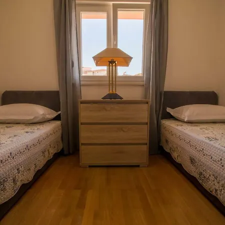 Apartman S Bazenom U Centru Apartmán *