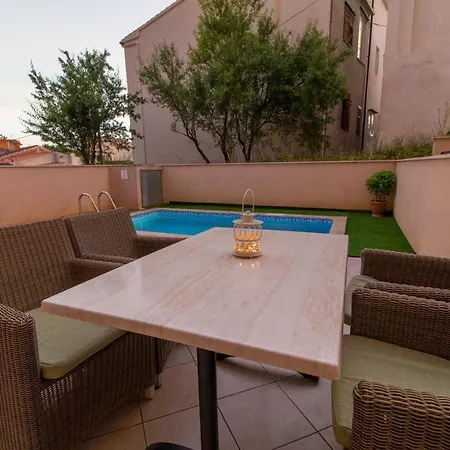Apartman S Bazenom U Centru Apartmán