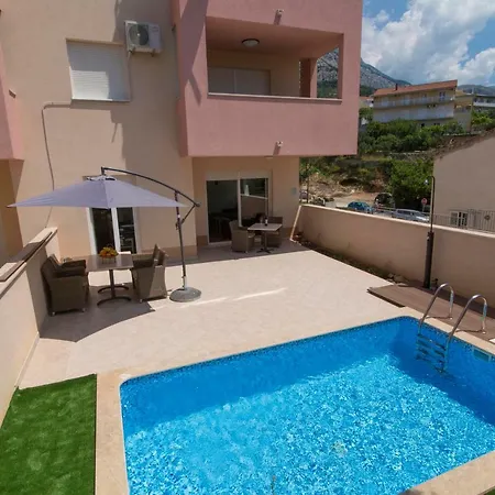 Apartmán Apartman S Bazenom U Centru