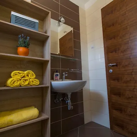 Apartment Apartman S Bazenom U Centru