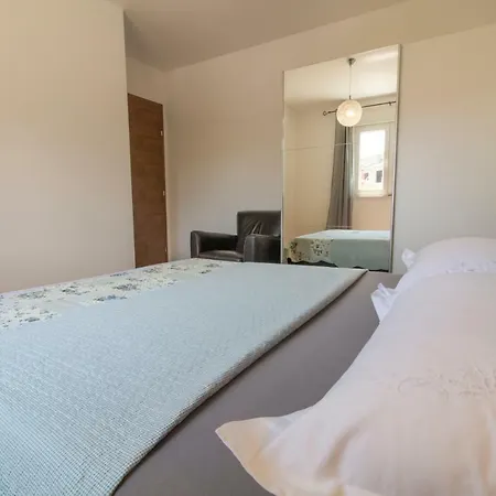 Apartment Apartman S Bazenom U Centru